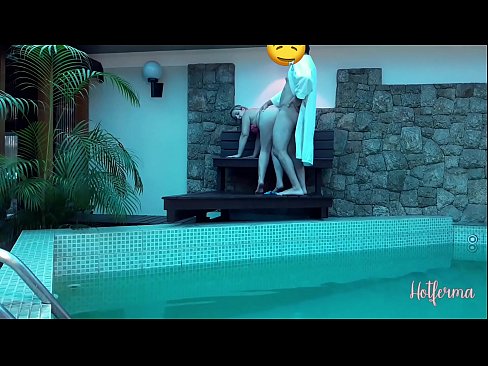 ❤️ A főnök meghívja a szobalányt a medencébe, de nem tud ellenállni egy forró Porno at hu.high-pass.ru